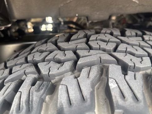 Used 2024 Nissan Frontier PRO-4X w/ Technology Package image 14