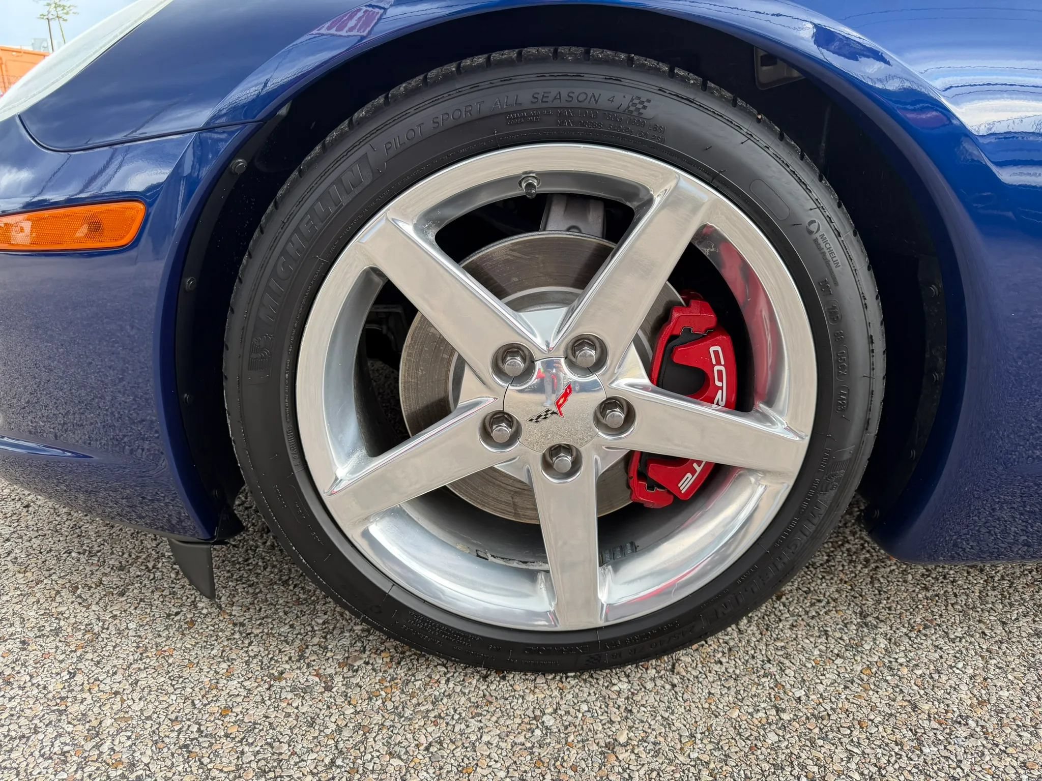 Used 2005 Chevrolet Corvette Coupe w/ Preferred Equipment Group RWD image 12