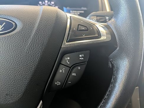 Used 2022 Ford Edge SEL image 18