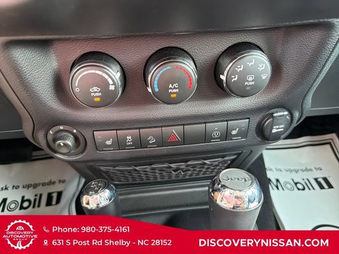 Used 2018 Jeep Wrangler Unlimited Sahara AWD/4WD image 17