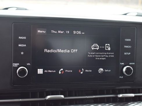Used 2024 Kia Carnival LX FWD image 27