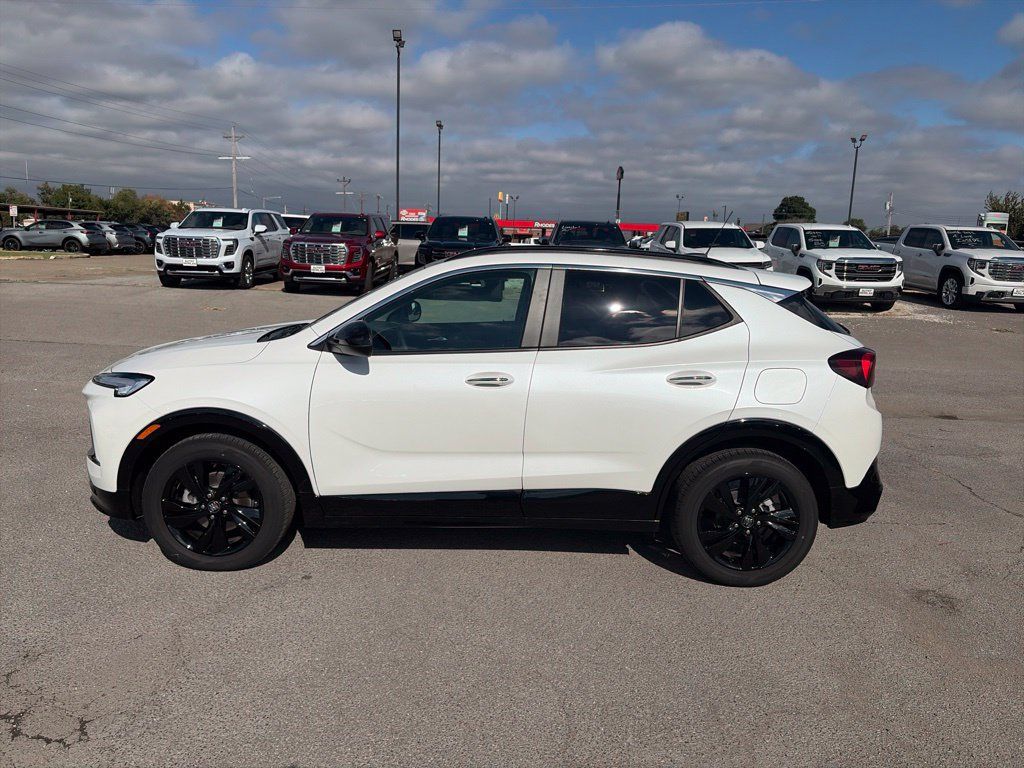 Used 2024 Buick Encore GX Sport Touring FWD image 3