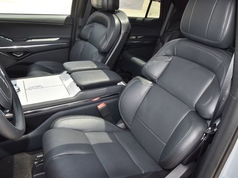 New 2027 Lincoln Navigator Reserve w/ Jet Appearance Package AWD/4WD image 36