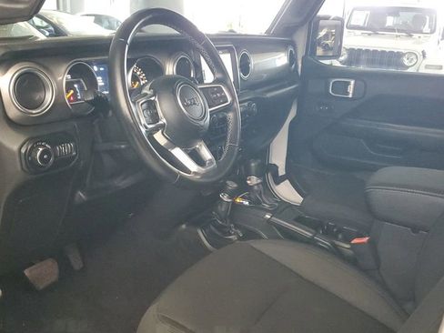 Used 2018 Jeep Wrangler Unlimited Sahara image 19