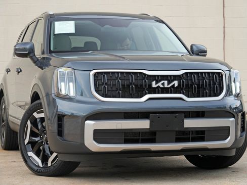 Used 2023 Kia Telluride EX AWD/4WD image 2
