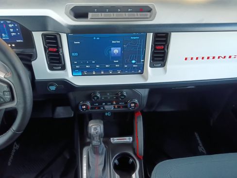 Used 2024 Ford Bronco Heritage Edition AWD/4WD image 22