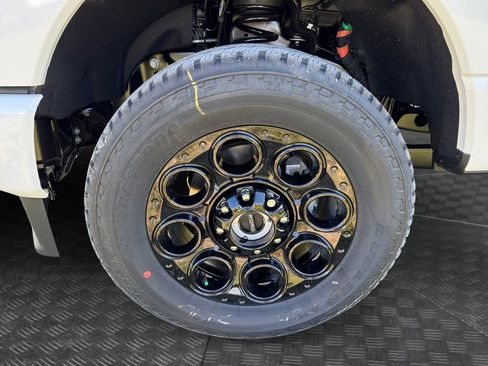 New 2026 Ford F250 Lariat w/ Black Appearance Package image 16