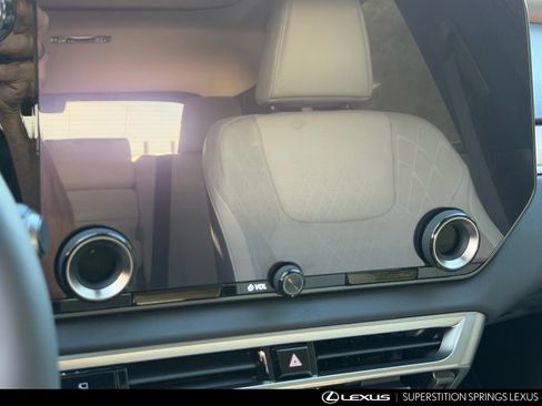 Used 2024 Lexus RX 350 w/ Convenience Package image 9