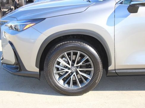 Certified 2025 Lexus NX 250 AWD w/ Accessory Package (2T) image 4