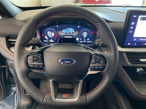 Used 2025 Ford Explorer ST AWD/4WD image 19
