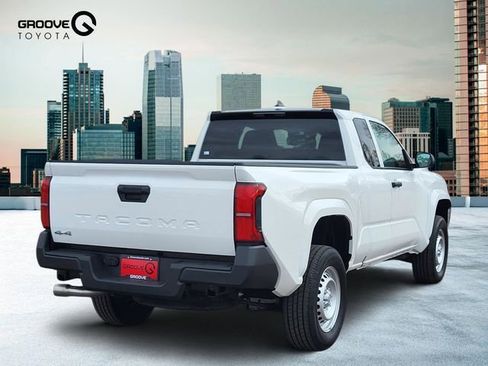 Used 2025 Toyota Tacoma SR image 5