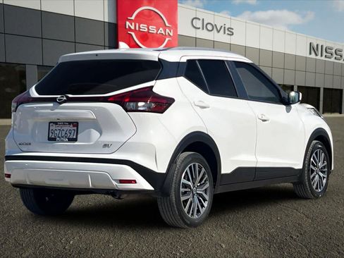 Used 2023 Nissan Kicks SV FWD image 3