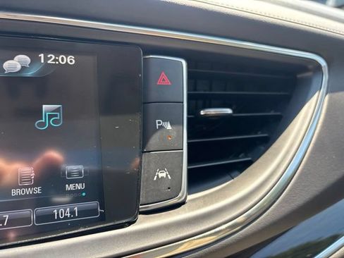 Used 2018 Buick Enclave Premium w/ Experience Buick Package AWD/4WD image 24