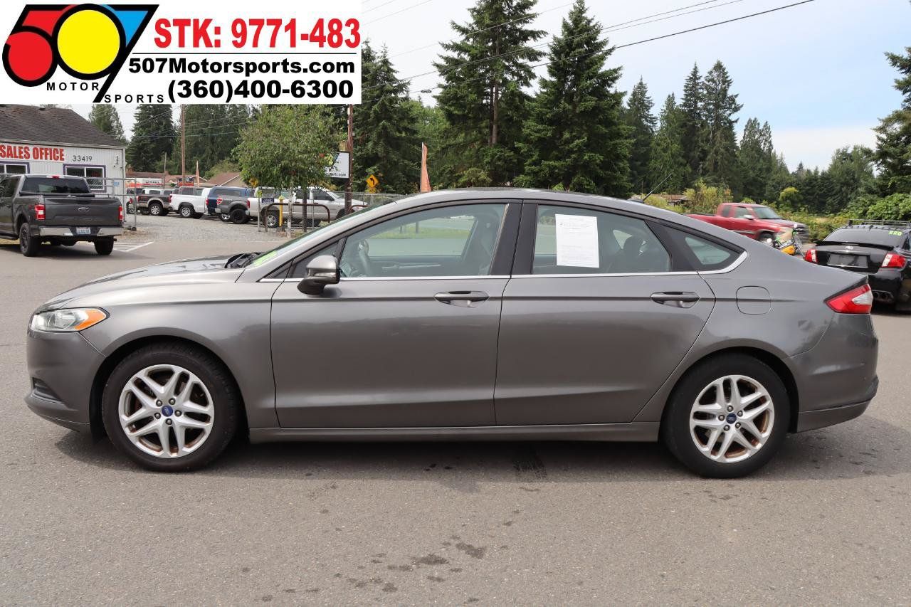 Used 2014 Ford Fusion SE FWD image 3