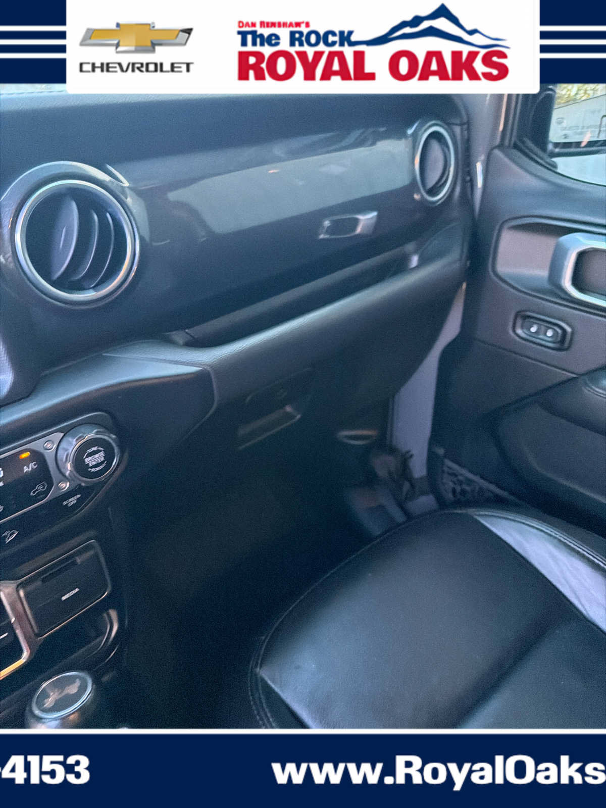 Used 2020 Jeep Wrangler Unlimited Sahara AWD/4WD image 27