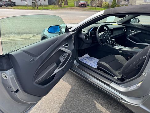 Used 2024 Chevrolet Camaro LT w/ Technology Package RWD image 31