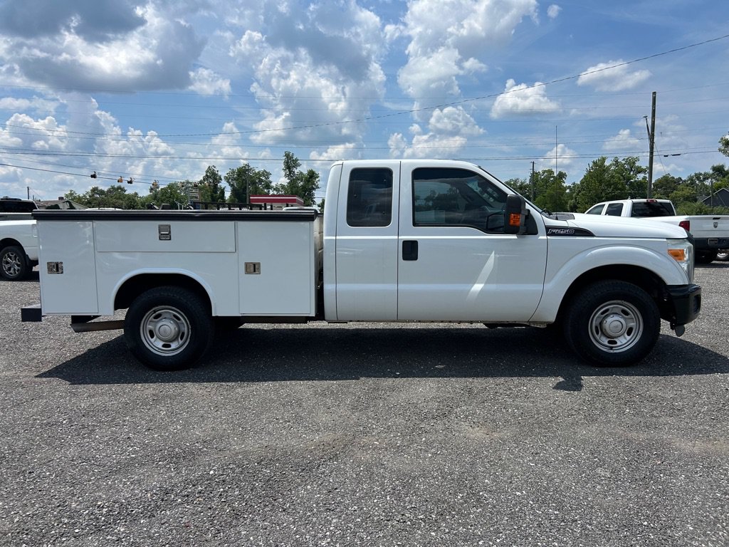 Used 2015 Ford F250 XL w/ Power Equipment Group RWD image 4