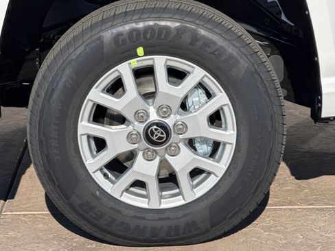 New 2026 Toyota Tacoma SR5 image 32