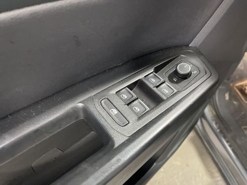 Used 2019 Volkswagen Atlas SE FWD image 20