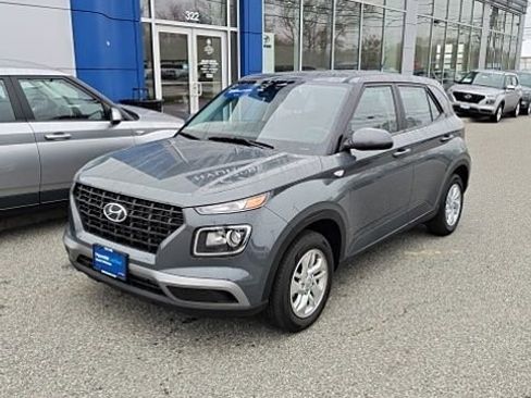 Certified 2026 Hyundai Venue SE FWD image 4