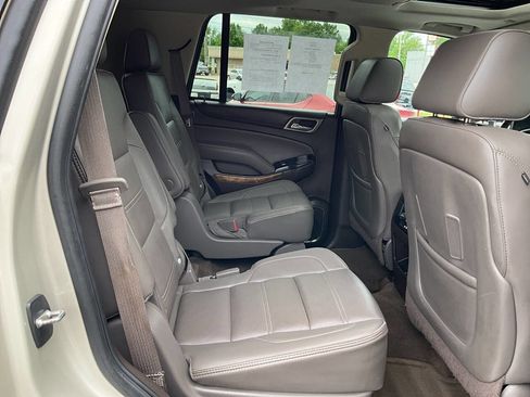 Used 2015 GMC Yukon Denali w/ Premium Package AWD/4WD image 29