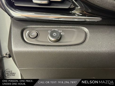 Used 2025 Buick Envista Sport Touring w/ Convenience II Package FWD image 29