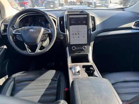 Used 2024 Ford Edge SEL image 11
