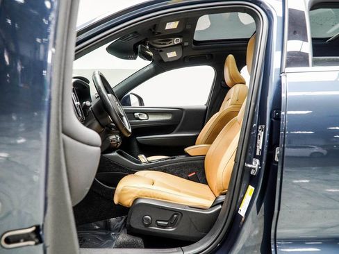 Used 2021 Volvo XC40 T5 Inscription w/ Climate Package image 33