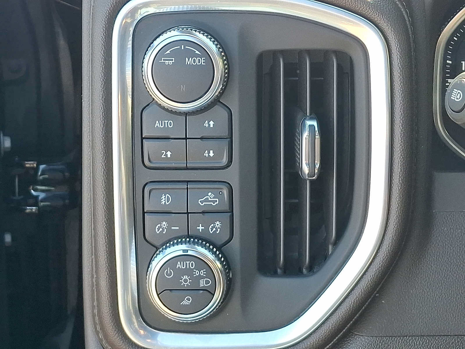 Used 2022 GMC Sierra 1500 Denali w/ Driver Alert Package II AWD/4WD image 25