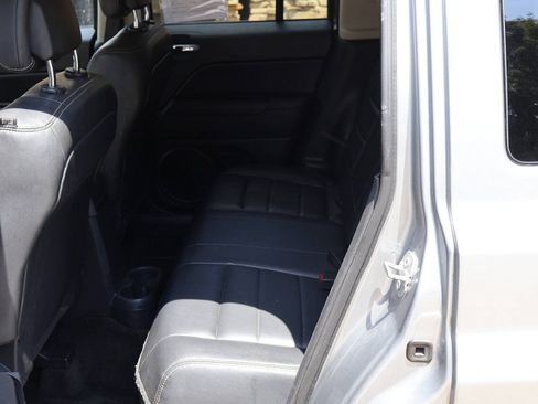 Used 2016 Jeep Patriot High Altitude FWD image 17
