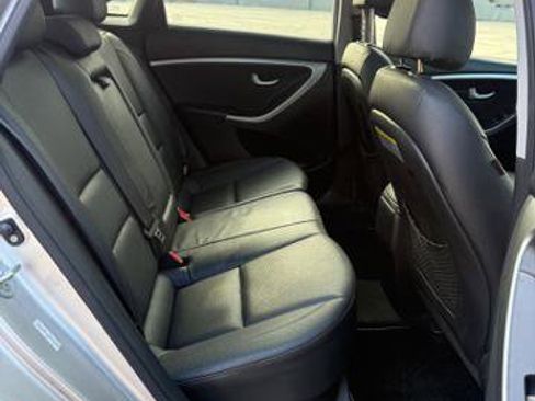 Used 2014 Hyundai Elantra GT w/ Option Group 03 image 13