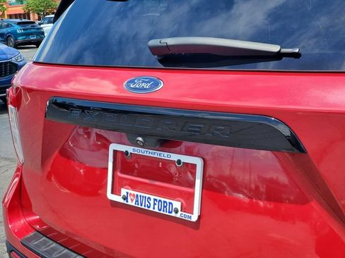 Used 2023 Ford Explorer ST w/ Equipment Group 401A AWD/4WD image 30