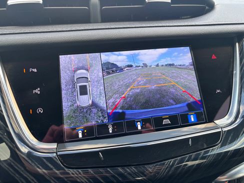 Used 2025 Cadillac XT6 Premium Luxury w/ Technology Package FWD image 18