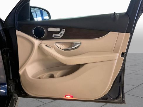 Used 2019 Mercedes-Benz GLC 300 image 21
