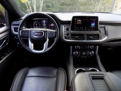 Used 2024 GMC Yukon XL SLT image 14