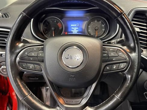Used 2021 Jeep Cherokee Trailhawk AWD/4WD image 11