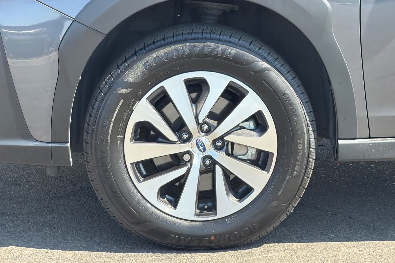 Used 2025 Subaru Outback Premium AWD/4WD image 32