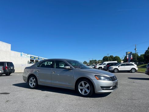 Used 2013 Volkswagen Passat 2.5 SE FWD image 26