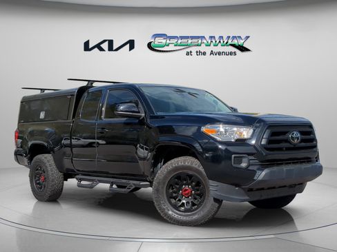 Used 2022 Toyota Tacoma SR w/ SR Convenience Package image 1