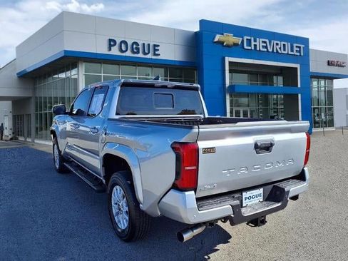 Used 2025 Toyota Tacoma SR image 2