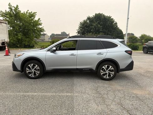 Used 2022 Subaru Outback Limited AWD/4WD image 3
