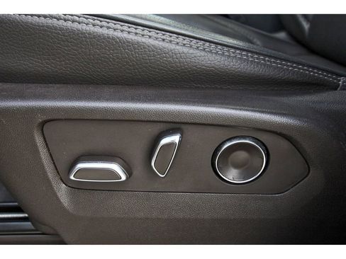 Used 2021 GMC Yukon Denali w/ Denali Premium Package image 27