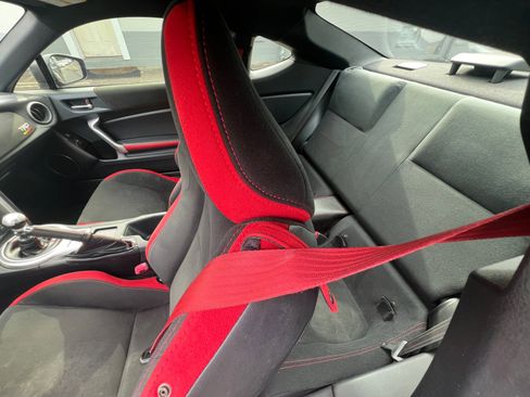 Used 2019 Toyota 86 image 24