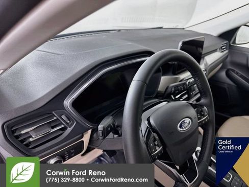 Used 2022 Ford Escape Titanium AWD/4WD image 11