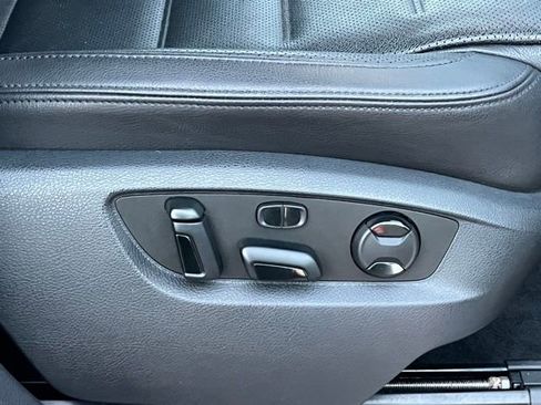 Used 2017 Volkswagen Touareg V6 image 23