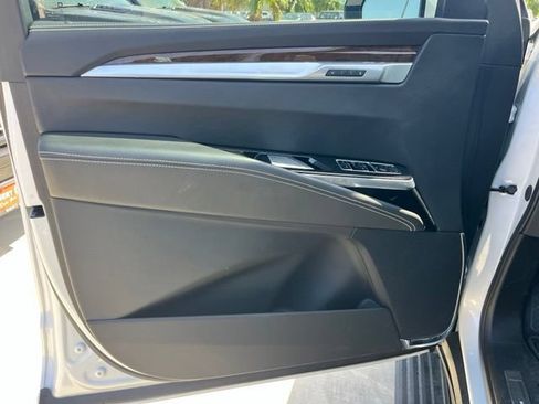Used 2025 Cadillac Escalade Sport Platinum AWD/4WD image 11