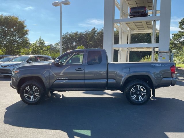 Used 2016 Toyota Tacoma TRD Sport w/ Towing Package RWD image 13