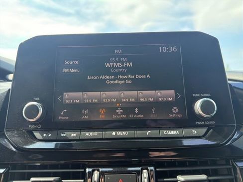 Used 2022 Nissan Pathfinder SV FWD image 27