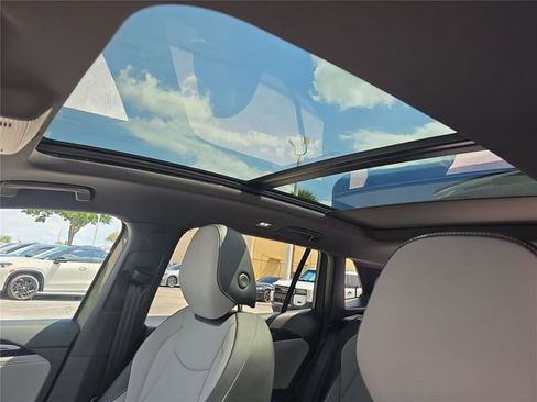New 2026 Volkswagen Tiguan SE R-Line FWD image 24