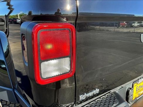 Used 2022 Jeep Gladiator Sport AWD/4WD image 24